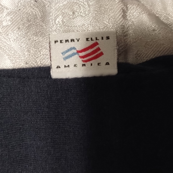 Perry Ellis America T-Shirt Boys Sz L 14/16) Pre-Owned (Great Condition)!!!! - Picture 2 of 5